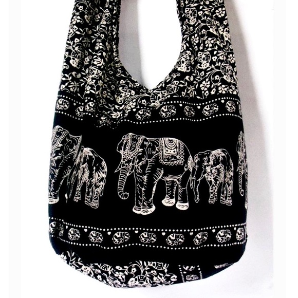 Handbags - 🎀3/$23🎀 Boho Elephant Crossbody Bag